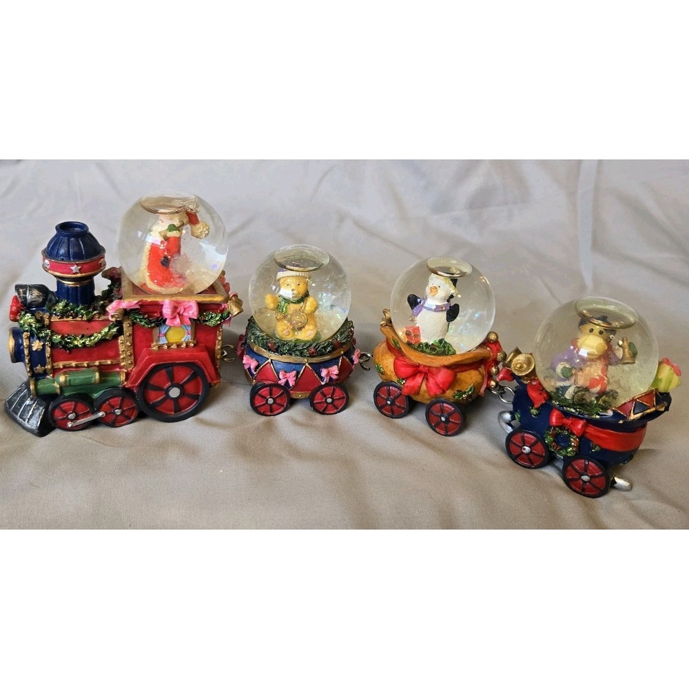 VTG Holiday Classics Collection Christmas Santa and Friends Snowglobe Train 2004